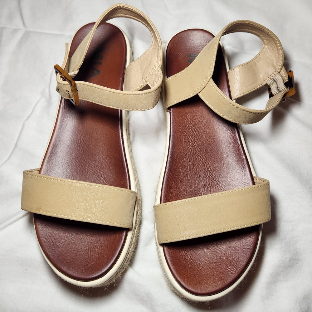 Mia Kiera Platform‎ Espadrille Sandal Size  7.5 Ecru/tan